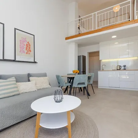 Apartament And Kapulica *