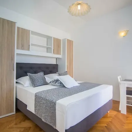 Apartament And Kapulica
